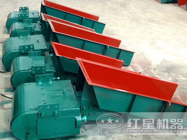 不同型號電磁振動(dòng)給料機(jī) 不同型號電磁振動(dòng)給料機(jī)