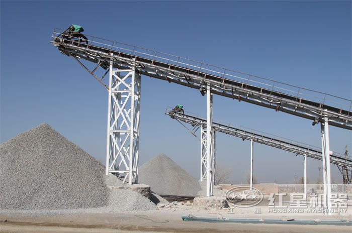 打石子生產(chǎn)線作業(yè)現(xiàn)場(chǎng) 打石子生產(chǎn)線作業(yè)現(xiàn)場(chǎng)