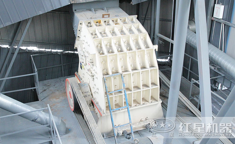 錘式制砂機現場 錘式制砂機現場