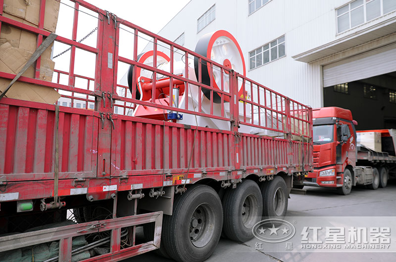 69鄂式破碎機(jī)規(guī)模中等,價格便宜合理 69鄂式破碎機(jī)規(guī)模中等,價格便宜合理